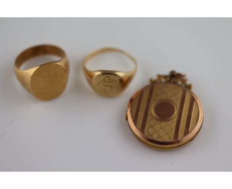 A blank unmarked yellow gold signet ring, tests as a minimum of 18ct yellow gold, ring size O½, an unmarked yellow gold engra