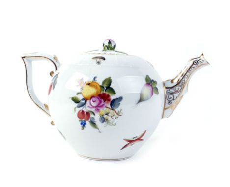 An 18th century-style Herend teapot and cover of globular form, typically decorated with fruits and flowers, h. 14 cm CONDITI