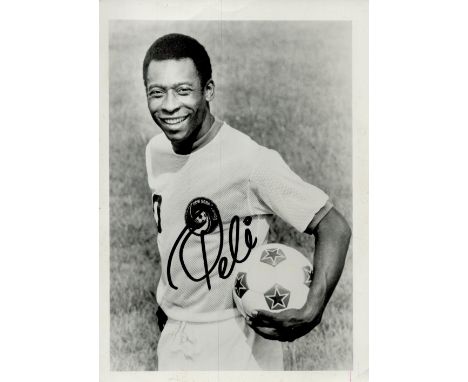 Pele signed 7x5 inch black and white photo pictured during his time with the New York Cosmos. Good condition. All autographs 