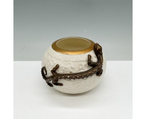 Exceptional Royal Worcester porcelain lizard vase featuring an intricately molded body with raised floral relief patterns. A 
