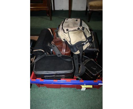Collection of camera cases and bags (qty)