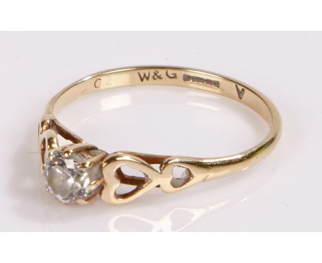 9 carat gold ring, set with a clear stone