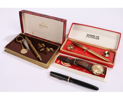 Timex self-wind gentleman's wristwatch, Parker Duofold fountain pen with 14ct nib, two presentation pen and cuff link sets (4