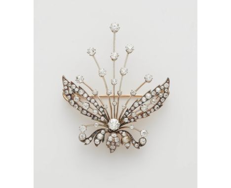 Belle Epoque Brosche mit Diamanten14 kt Rotgold. Stilisierter Blumenstrauß mit fünf radial ausstrahlenden Blumen aus Messerdr