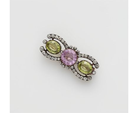 Stabbrosche mit FarbsteinenSilber/14 kt Rotgold. Gefasst mit einem facettierten runden pinkfarbenen Topas ca. 2,70 ct (ca. 9,