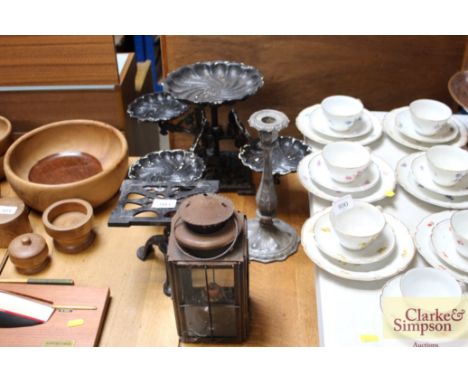 A candlestick; candle lantern; three branch serving dish etc. 