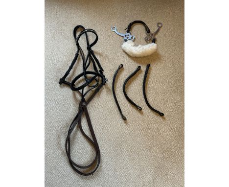 Full size hunting breastplate with attachment, martingales, browbands, hackamore noseband and bridle