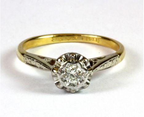 An 18ct yellow solitaire diamond ring (K.5).