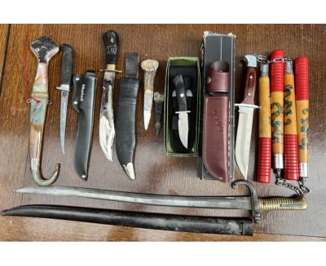 Sold at Auction: SET OF 12 YEAR OF THE SPORTSMAN HUNTING & FISHING THEME  KNIFE COLLECTION