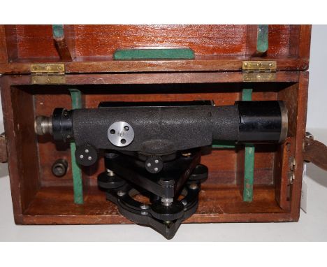 Vintage E.R Watts & Son level, cased