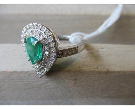 18ct White gold pear shaped emerald and diamond cluster ring, the emerald approximately 1.15ctRing size N 