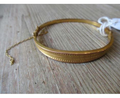 Edwardian 9ct gold hollow bangle (at fault)5.2g 