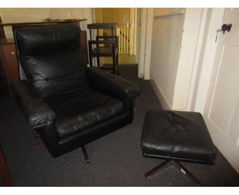 Soda Galvano, mid 20th Century black button leather upholstered armchair with ottoman stoolThis is in good condition with no 