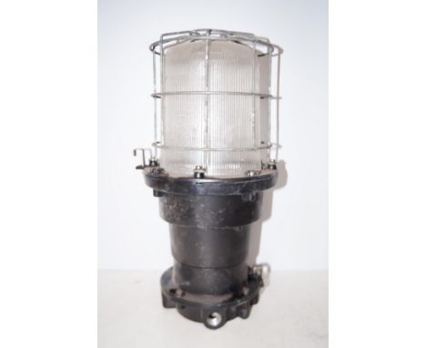 Industrial bulkhead light Height 47 cm