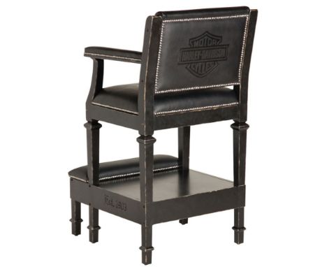 2008 Official Licensed Bar &amp; Shield Flames Harley Davidson Throne Spectator Chair. Feel like a king when you take a seat 