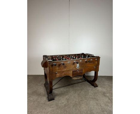 Restored Vintage Swinnen Table Football ca. 1920s-1940s from Louviers, Eure in France. The wooden table has been rebuilt base