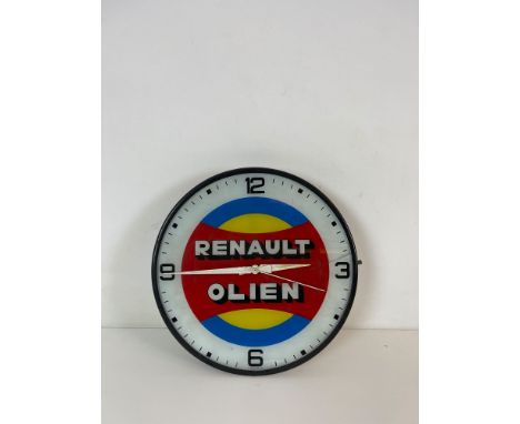 Vintage Renault Oils clock 38 cm diameter. In a not working fair condition, broken glass. Dimensions (H x W x D): 38 x 38 x 9