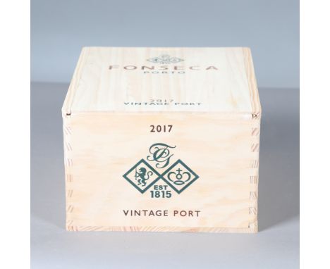 A set of 6 bottles of Fonseca Porto Vintage Port, 750ml bottles and in a wooden case with sliding lid. Case 31cms by 28cms *P