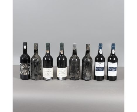 Various bottles of vintage port including Taylor's 1977 (x2), Croft 1994, Dow 1966 (x3, all with labels missing), and Smith W