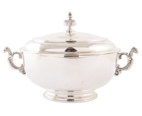 An early 20th Century Brittania silver twin handled sugar bowl, of circular form, the bowl with twin gryphon head handles and