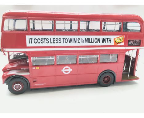 A Boxed Sun Star Routemaster Scale 1:24 Limited Edition #2913.