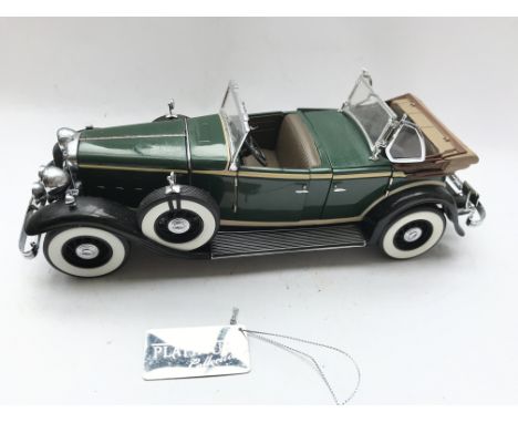 A Boxed Sun Star 1932 Lincoln Scale 1:18.