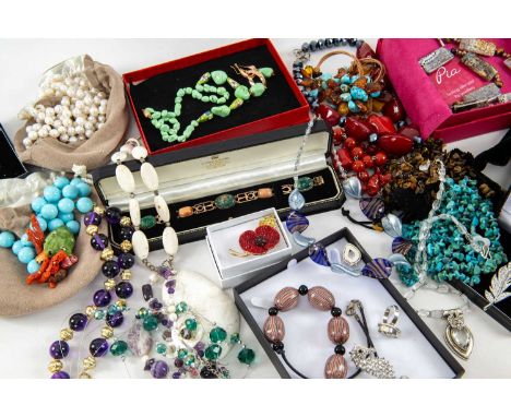 LARGE QUANTITY OF MODERN BROOCHES & NECKLACES, including assorted costume brooches by Heritage, M & S, women of the first wor