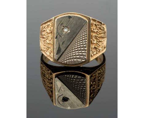 YELLOW METAL RING, engraved, stamped '750', ring size S, 9.7gmsProvenance: private collection North West EnglandComments: lig