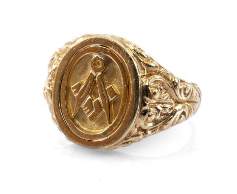 9CT GOLD MASONIC REVERSIBLE RING, ring size U, 8.9gmsProvenance: private collection North West EnglandComments: light wear, s