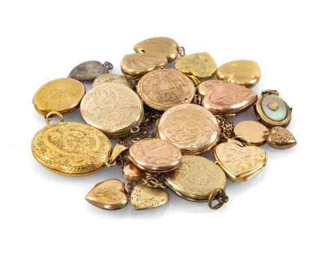 ASSORTED LOCKETS comprising 9ct gold heart locket on 9ct gold chain, six further heart lockets stamped '9ct Bk & Ft', two fur