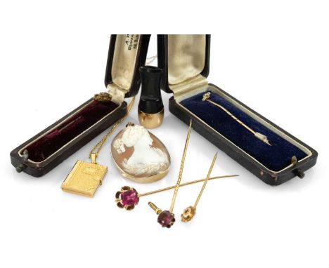 ASSORTED JEWELLERY comprising two boxed diamond chip set pins one stamped '15ct', three other yellow metal gem set stick pins