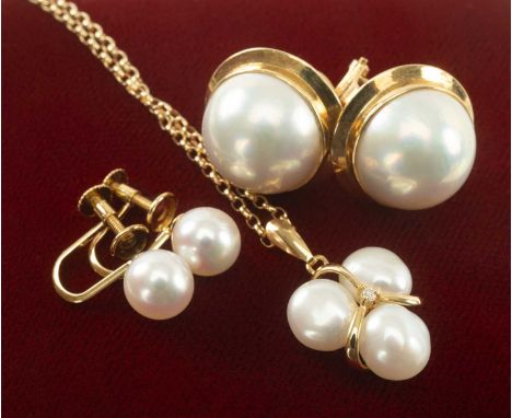GROUP JAPANESE 18K GOLD & PEARL JEWELLERY, comprising triple pearl & diamond necklace, 4.8g; pair domed pearl earclips, 17mm 
