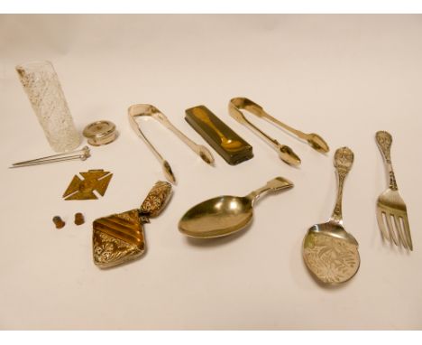 A pair of Georgian silver sugar nips and an interesting lot of collectables to include: Queen Victoria commemorative medallio