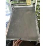 LOT: (12) Toles 18'' pour Cuisson