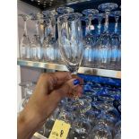 LOT: (20) Flutes à Champagne