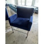 (10) Chaises/Fauteuil, Bras & Dos en Tissu Bleu Foncé, Siège: 23''H- QUANTITÉ X PRIX MISÉ