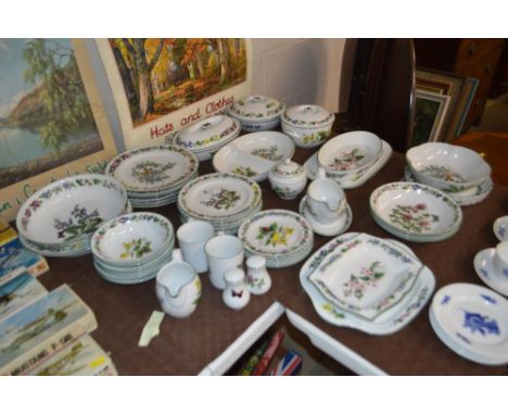 A quantity of Royal Worcester "Herbs" patterned dinnerware 