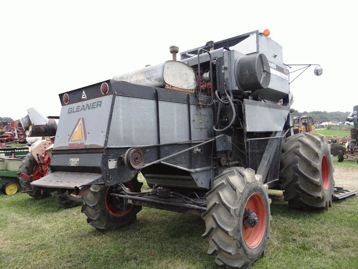 Gleaner F2 Combine, 1980 4wd, Diesel, Chopper, Field Ready, sn#39714