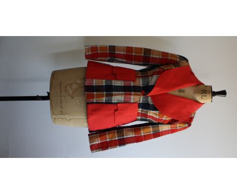 Incredible RARE 1970s PEEPERS check jacket. Features wide red lapels and large red statement patch pockets. Great condition, 