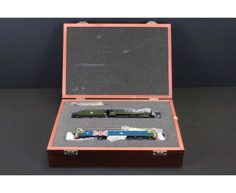 Bachmann Europe Plc OO gauge 25 Years 1989-2014 Presentation set containing BR 4-6-0 45552 locomotive with tender &amp; BR 47
