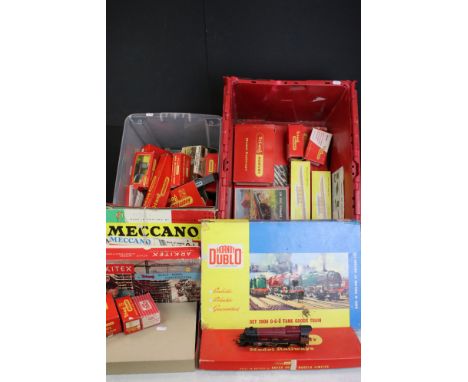 Quantity of OO gauge and Hornby Dublo model railway to include boxed Triang RS5 train set, boxed Triang R345 Side Tipping Set