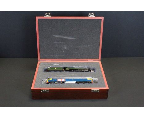 Bachmann Europe Plc OO gauge 25 Years 1989-2014 Presentation set containing BR 4-6-0 45552 locomotive with tender &amp; BR 47