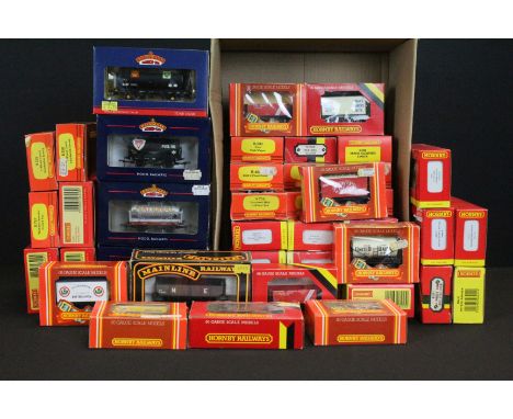 43 Boxed OO gauge items of rolling stock to include 38 x Hornby, 4 x Bachmann and 1 x Palitoy Mainline, features Hornby R6404