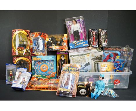 21 Boxed TV related figures &amp; collectibles to include 4 x Thunderbirds (boxed DVD diecast set, carded Talking Watch, boxe