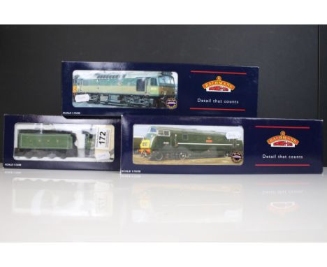 Three boxed Bachmann OO gauge locomotives to include 31956 A4 4482 Golden Eagle LNER Doncaster green S/C, 32052 Class 42 Wars