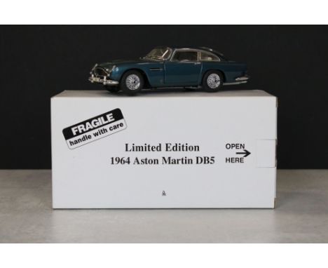 Boxed Danbury Mint 1964 Aston Martin DB5 ltd edn diecast model, AMLE 01, in metallic blue, no. 695 of 5000 produced, diecast 