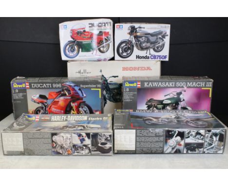 Seven Boxed &amp; unbuilt motorcycle model kits to include 4 x Revell (1:9 07913 BMW R 1200 C Cruiser, 1:9 07919 Ducatti 996 