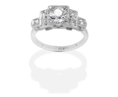 DIAMOND RINGThe old brilliant-cut diamond between cushion-shaped diamond shoulders, principal diamond approx. 0.85ct, ring si