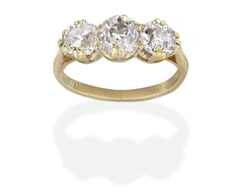 DIAMOND THREE-STONE RINGSet with cushion-shaped diamonds, diamonds approx. 1.75cts total, ring size approx. F (hoop off-round