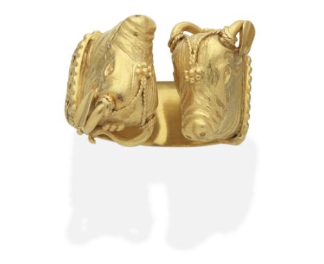ZOLOTAS: BULL'S HEAD RING maker's mark, ring size approx. K (leading edge), weight approx. 16.0gFor further information on th